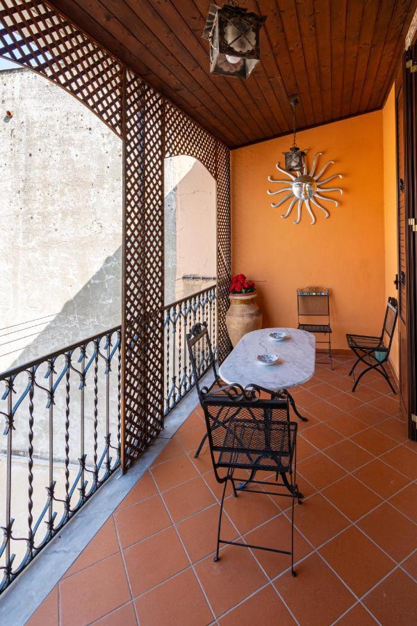Le Rose Di Nonna Maria, Appartamento Di Lusso In Centro Citta Palermo Exterior photo